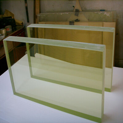 16A 25A Rated Current X-Ray-Lead-Glass Radiation Barrier Glass Sheet Breadth 800mm 1200mm Perfect for Clinical Scan Chambers