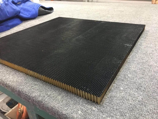 50mm kalınlığında 600mm x 900mm boyutunda Pirinç Petek Havalandırma