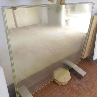 Yüksek koruma frekansı ve X-ışını koruma için% 30-40 kurşun içeriği olan özelleştirilebilir radyasyon koruma kurşun camı