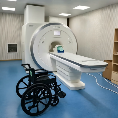 Alüminyum alaşımlı çerçeve ve beş noktalı kemerli pediatrik uzaydaki eğimli manyetik olmayan MRI tekerlekli sandalye